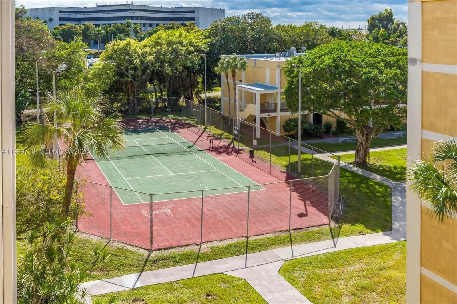 9210 Fontainebleau Blvd # 104, Miami FL 33172 — 37