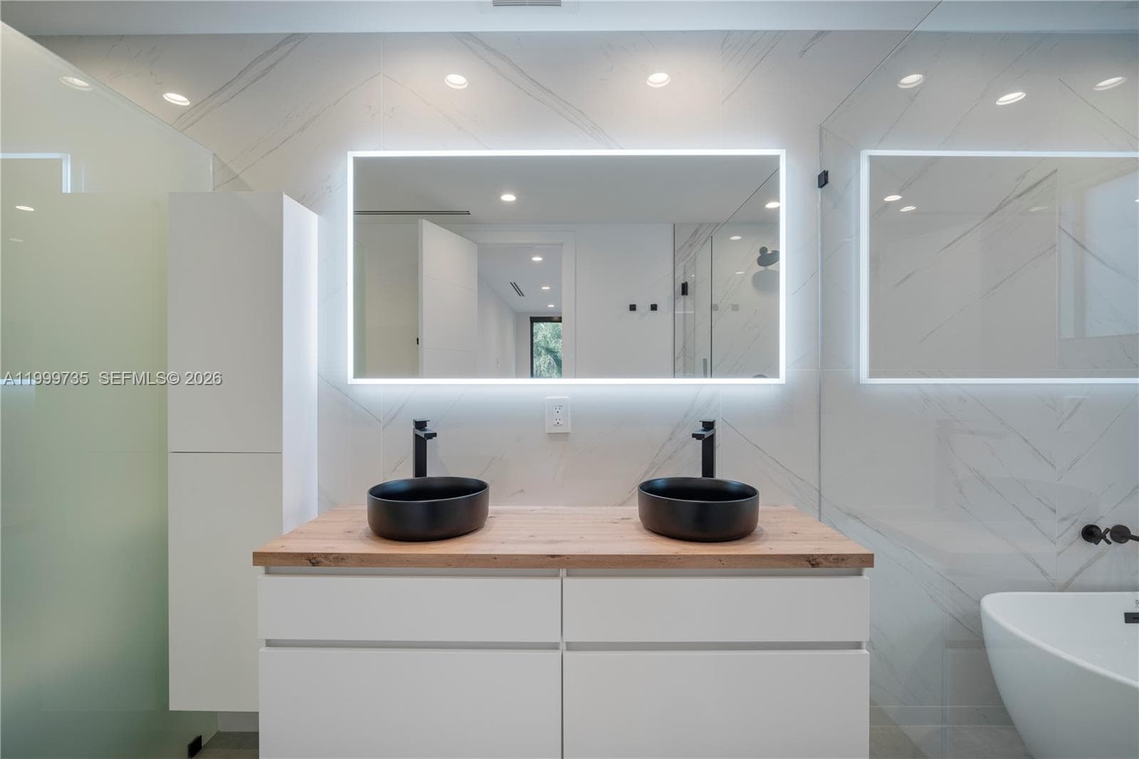 2960 W Trade Av, Coconut Grove FL 33133 — 23