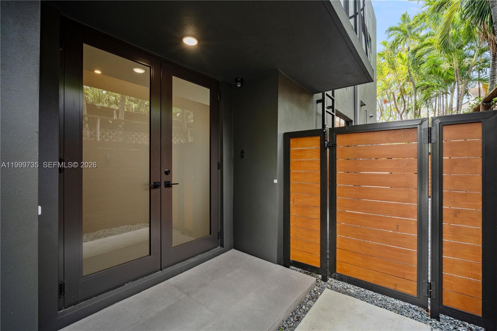 2960 W Trade Av, Coconut Grove FL 33133 — 42