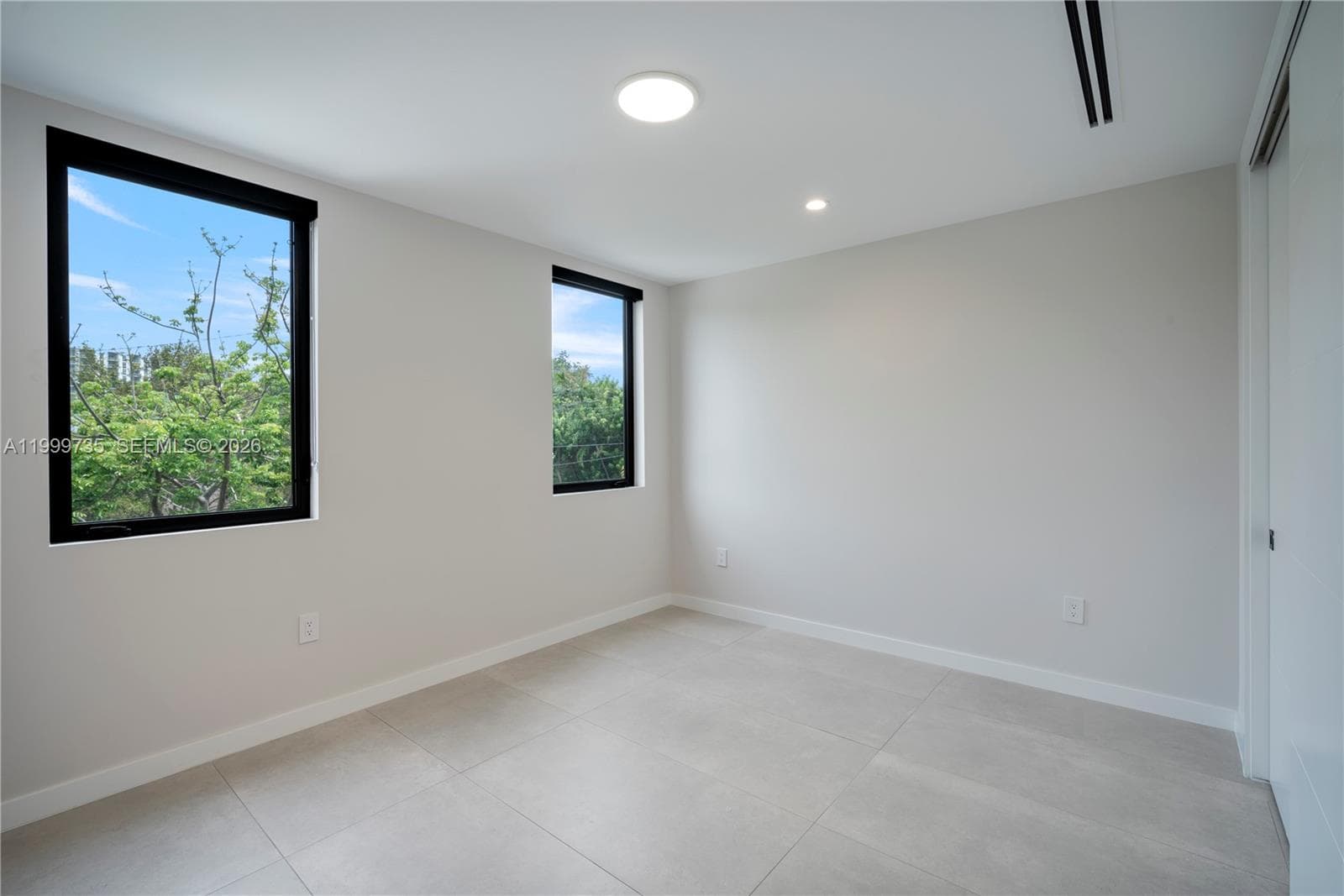 2960 W Trade Av, Coconut Grove FL 33133 — 37