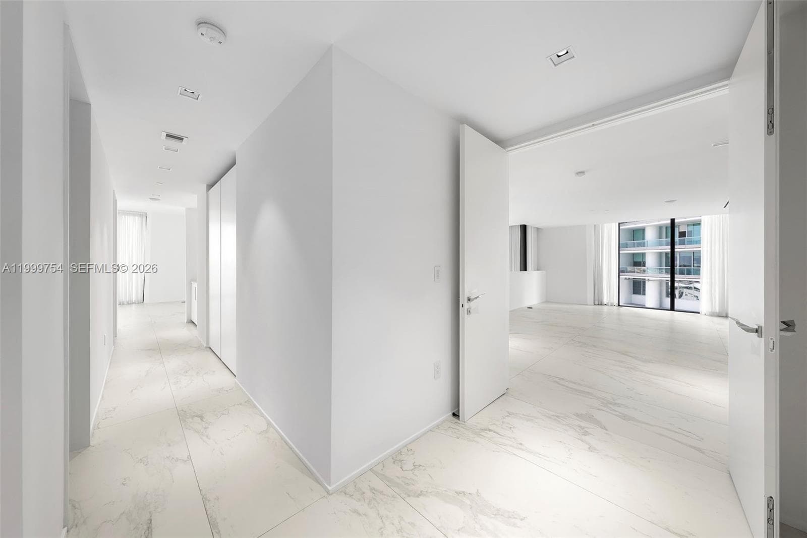 1000 Biscayne Blvd # 1201, Miami FL 33132 — 52