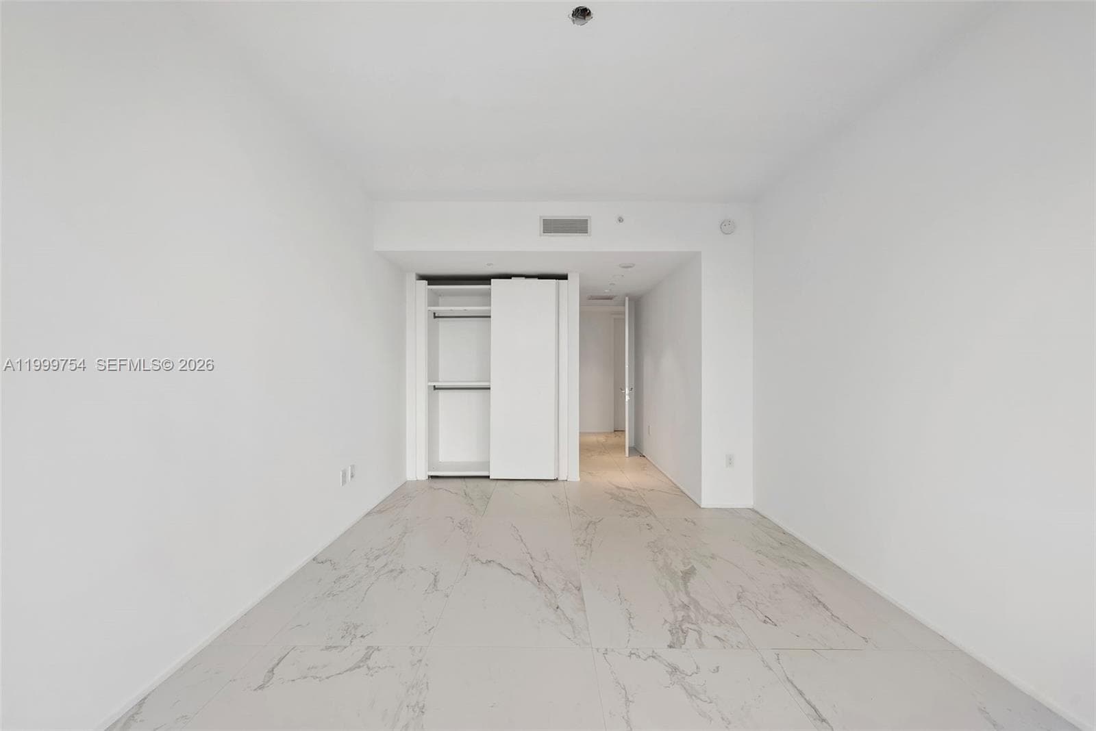 1000 Biscayne Blvd # 1201, Miami FL 33132 — 26