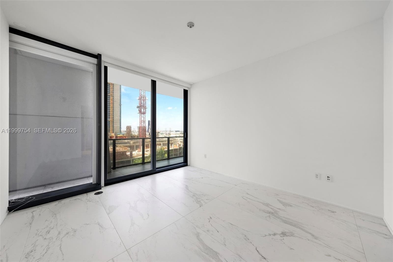 1000 Biscayne Blvd # 1201, Miami FL 33132 — 90