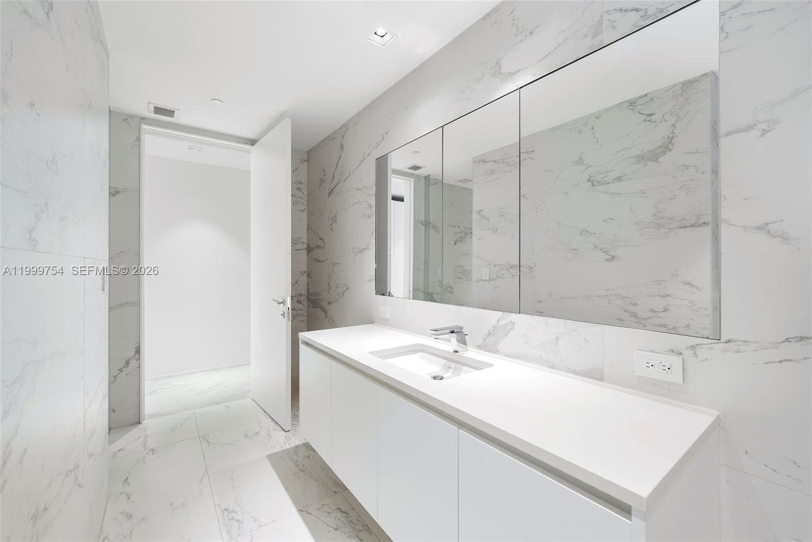 1000 Biscayne Blvd # 1201, Miami FL 33132 — 30