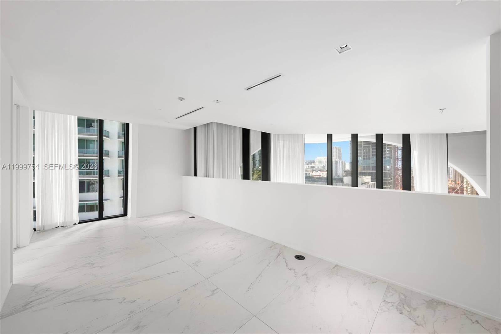1000 Biscayne Blvd # 1201, Miami FL 33132 — 82