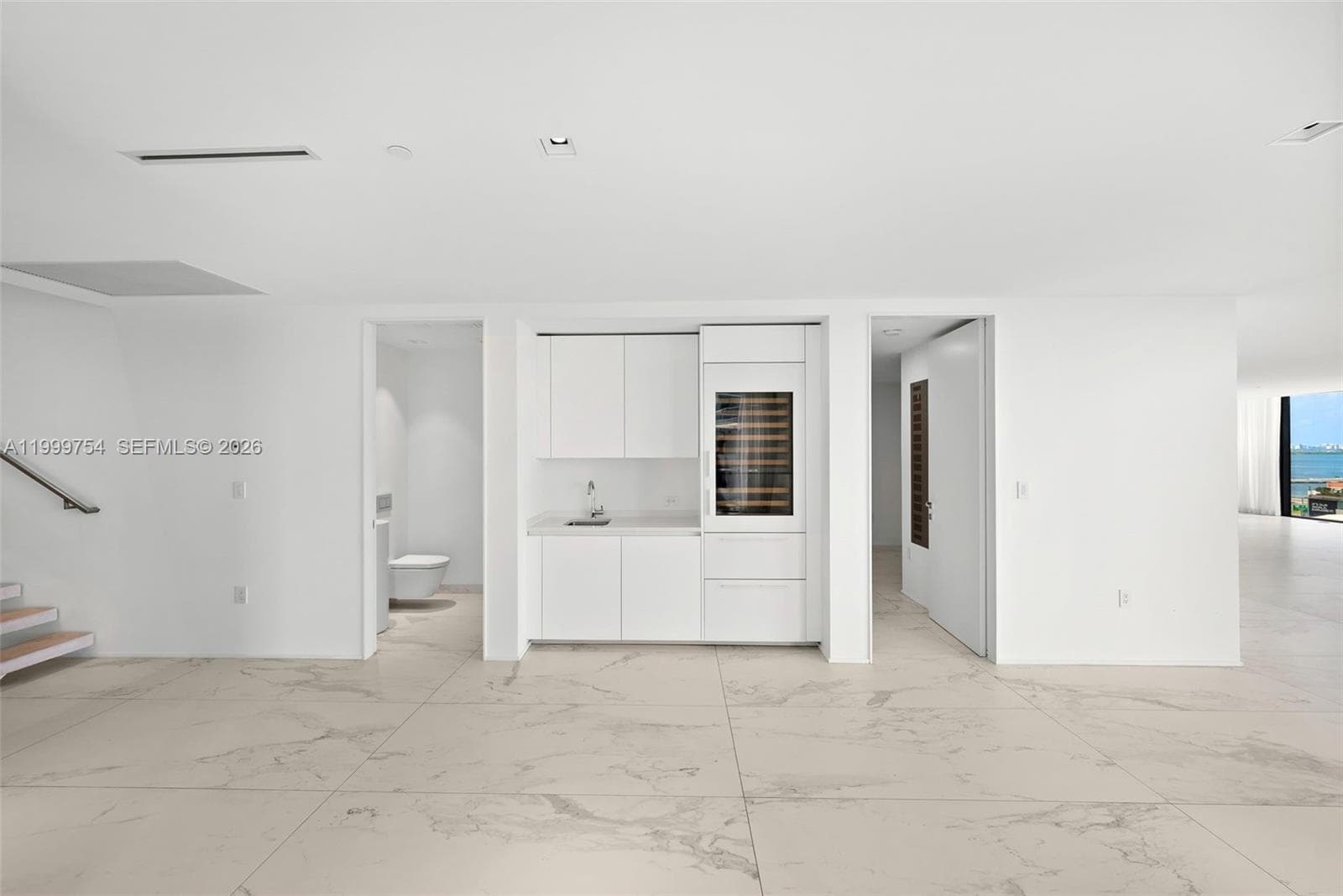 1000 Biscayne Blvd # 1201, Miami FL 33132 — 68