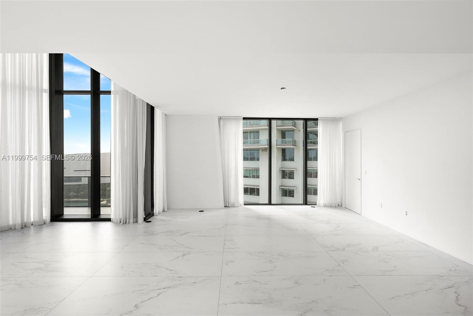 1000 Biscayne Blvd # 1201, Miami FL 33132 — 83