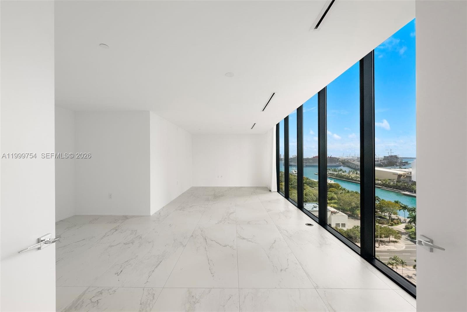 1000 Biscayne Blvd # 1201, Miami FL 33132 — 29