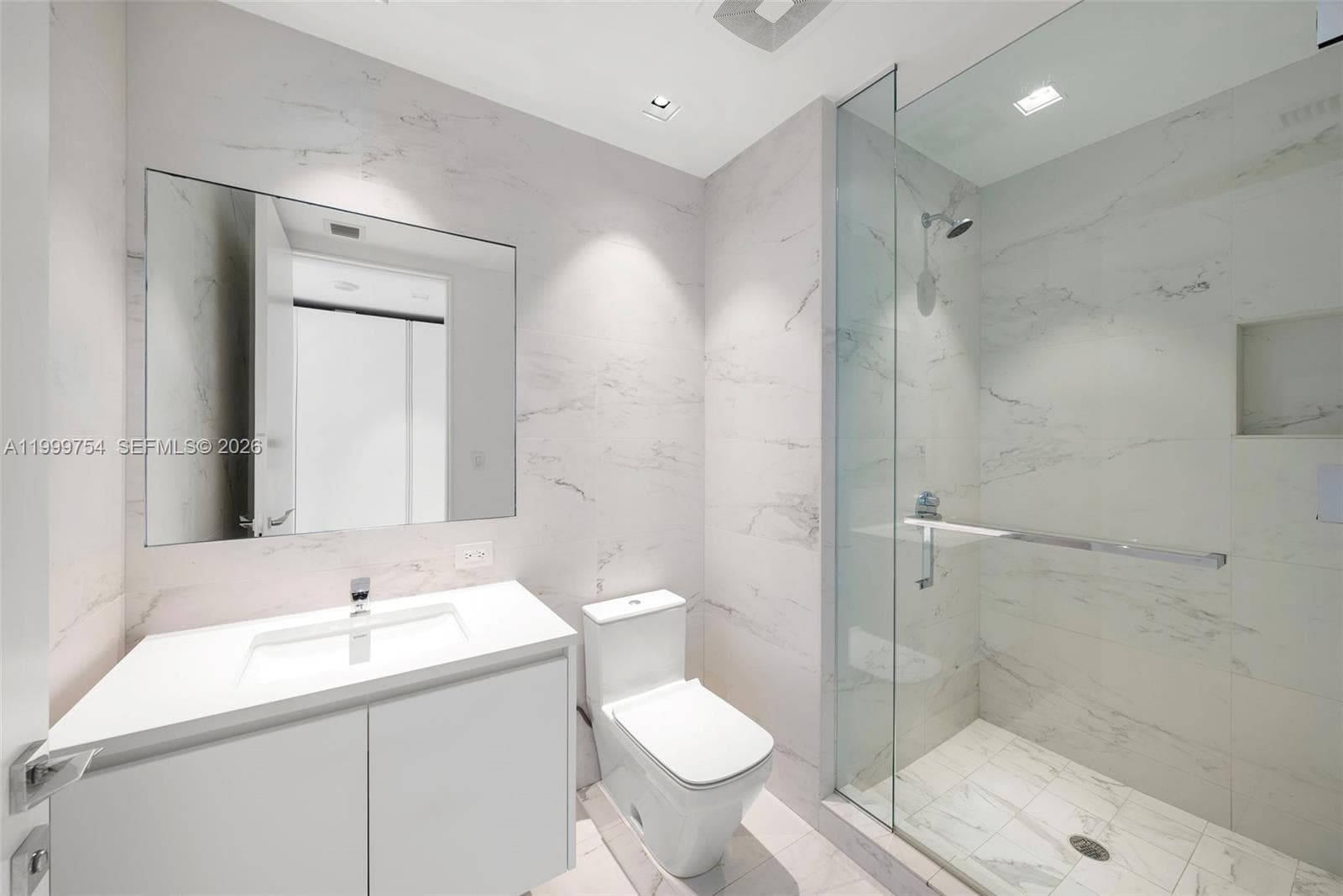 1000 Biscayne Blvd # 1201, Miami FL 33132 — 85