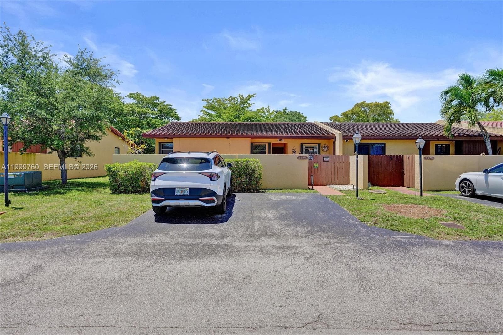 8618 SW 148th Pl, Miami FL 33193 — 33