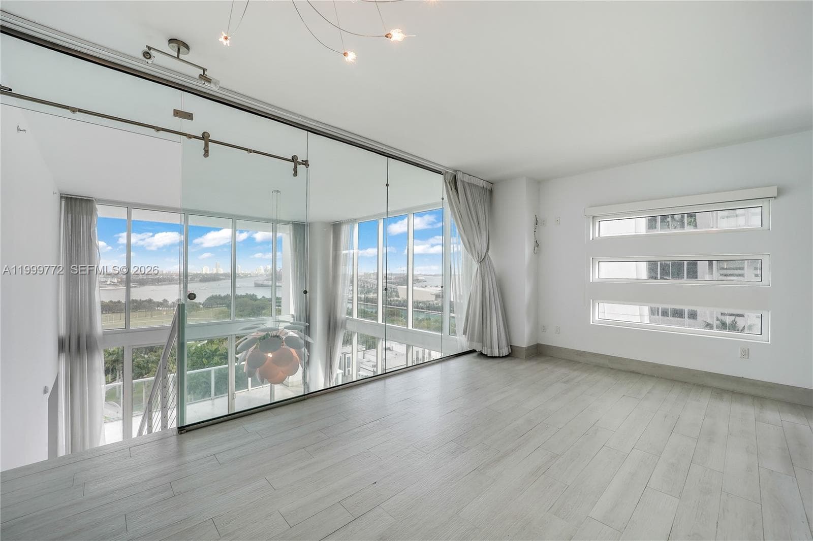 1040 Biscayne Blvd # 1001, Miami FL 33132 — 23