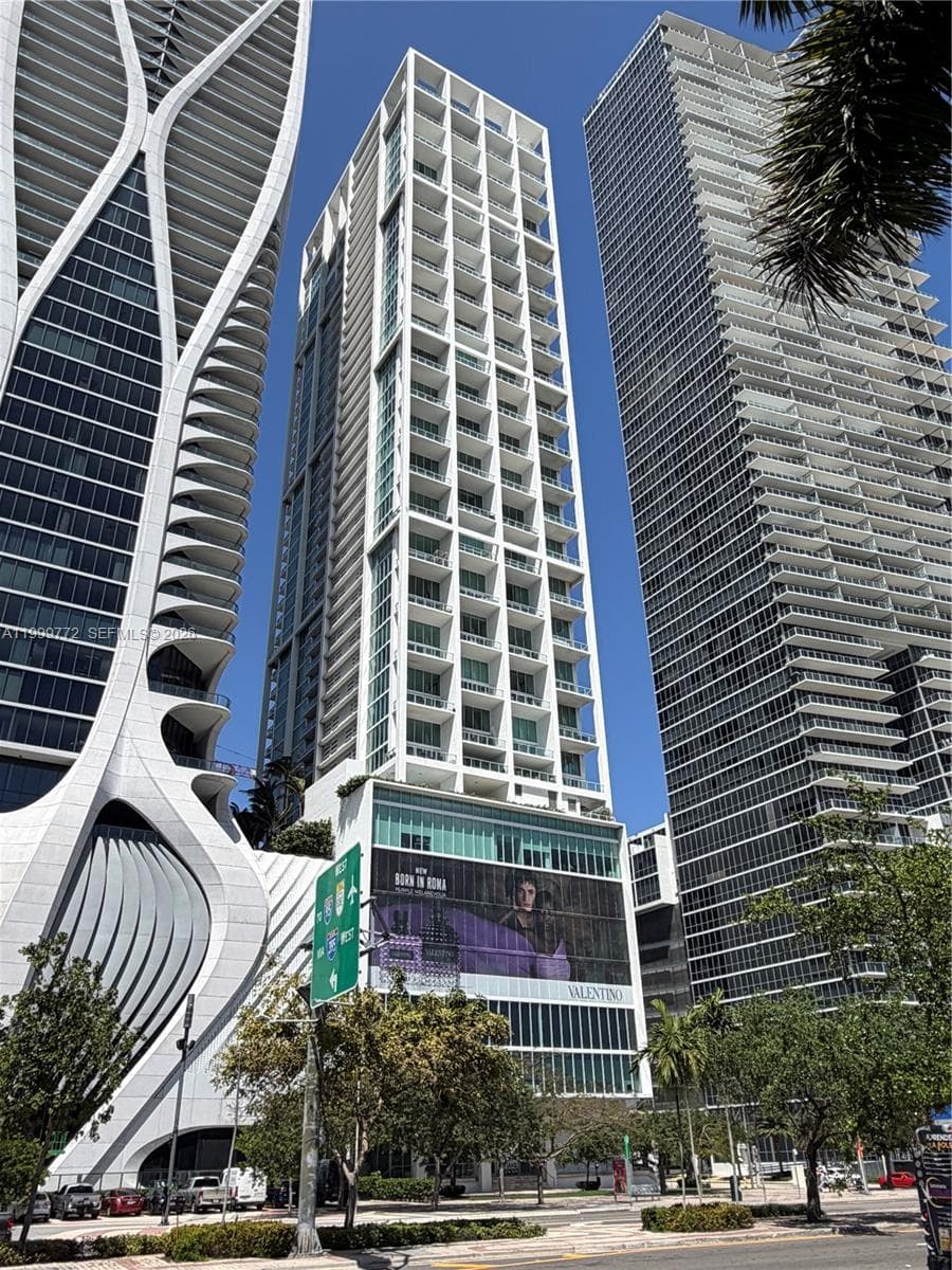 1040 Biscayne Blvd # 1001, Miami FL 33132 — 2