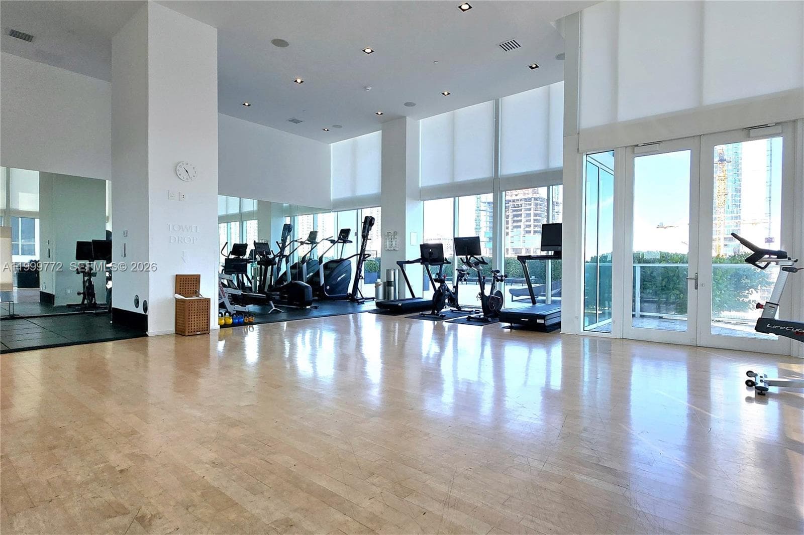 1040 Biscayne Blvd # 1001, Miami FL 33132 — 39