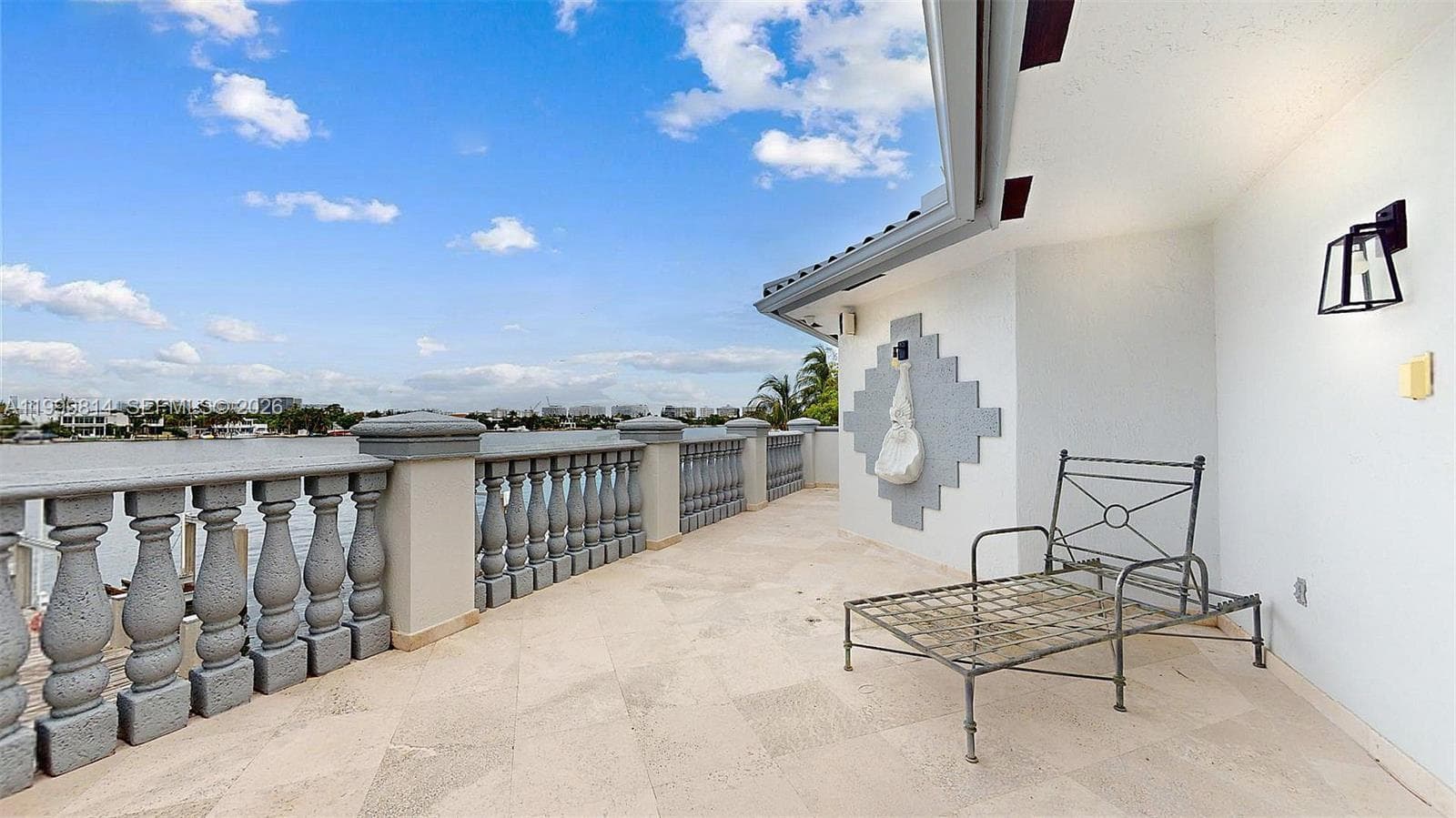 1131 Stillwater Dr, Miami Beach FL 33141 — 41