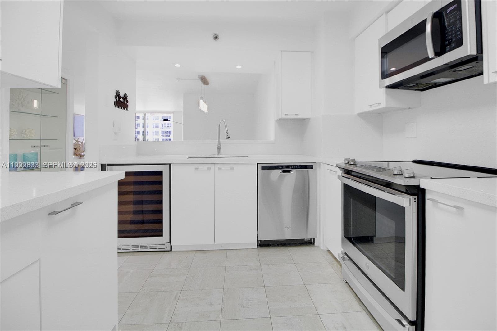 5757 Collins Ave # 1003, Miami Beach FL 33140 — 33