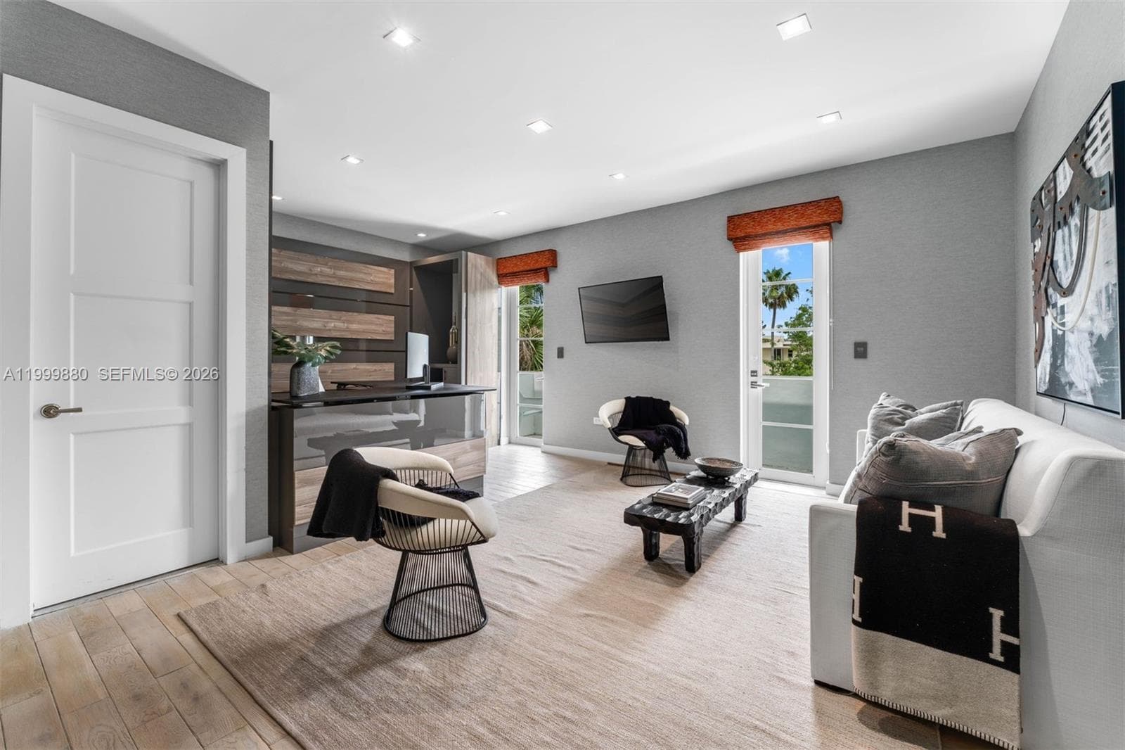 2887 Pine Tree Dr, Miami Beach FL 33140 — 26
