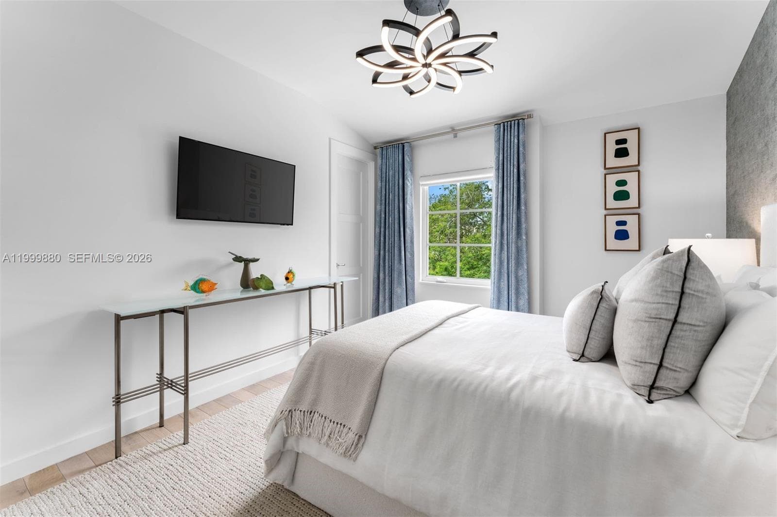 2887 Pine Tree Dr, Miami Beach FL 33140 — 30