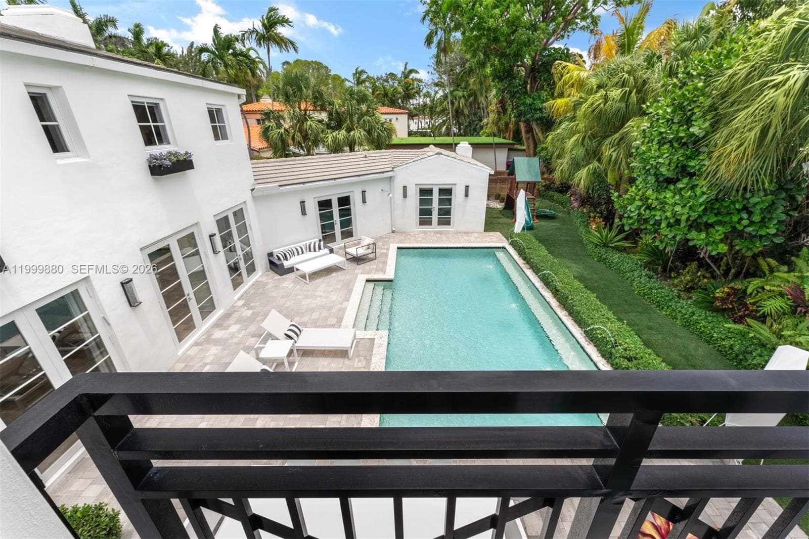 2887 Pine Tree Dr, Miami Beach FL 33140 — 25