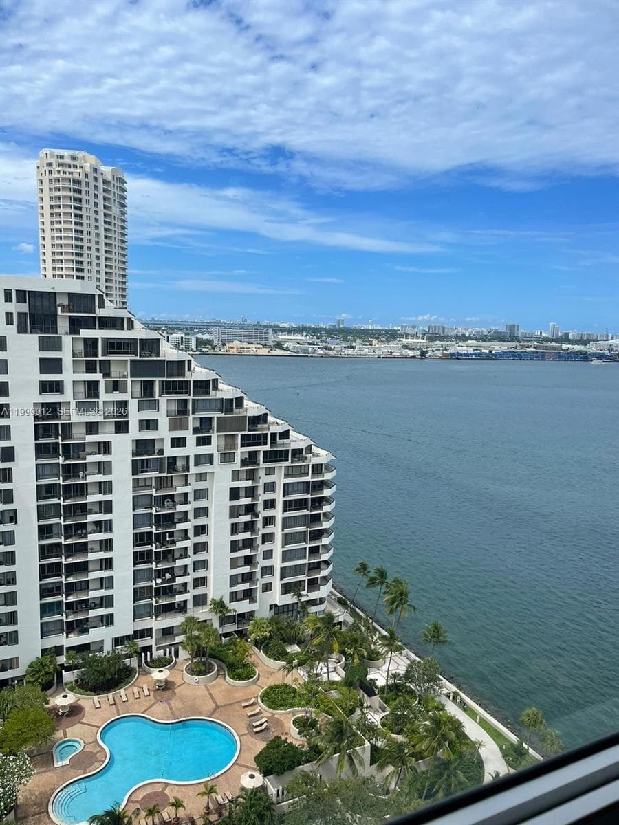 770 Claughton Island Dr # 19, Miami FL 33131 — 1