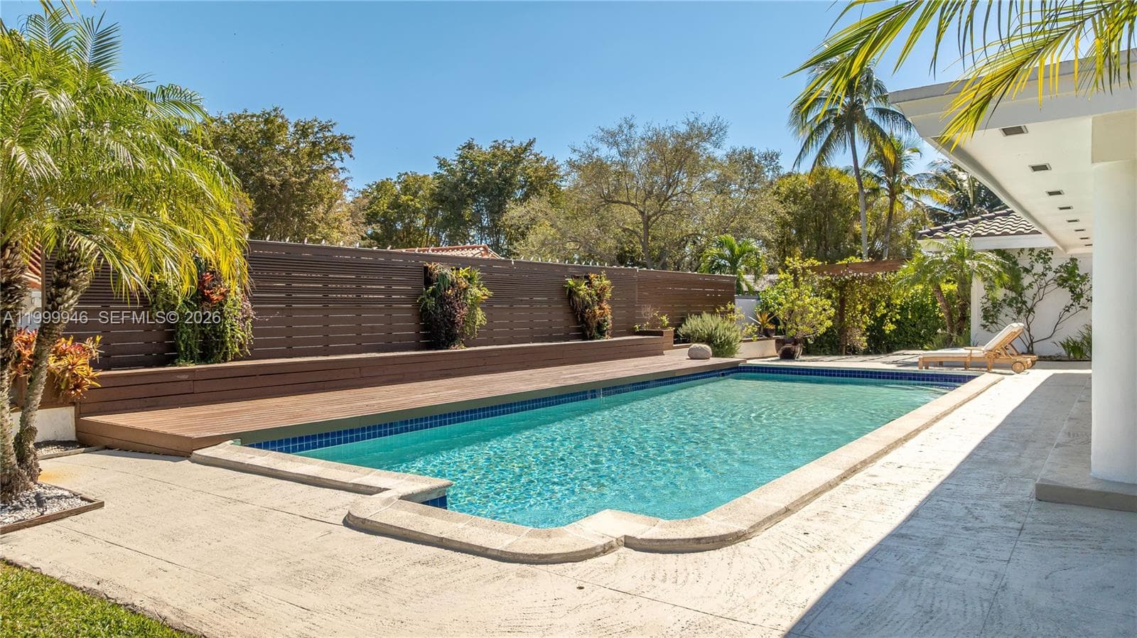 13303 SW 58th Ave, Pinecrest FL 33156 — 25