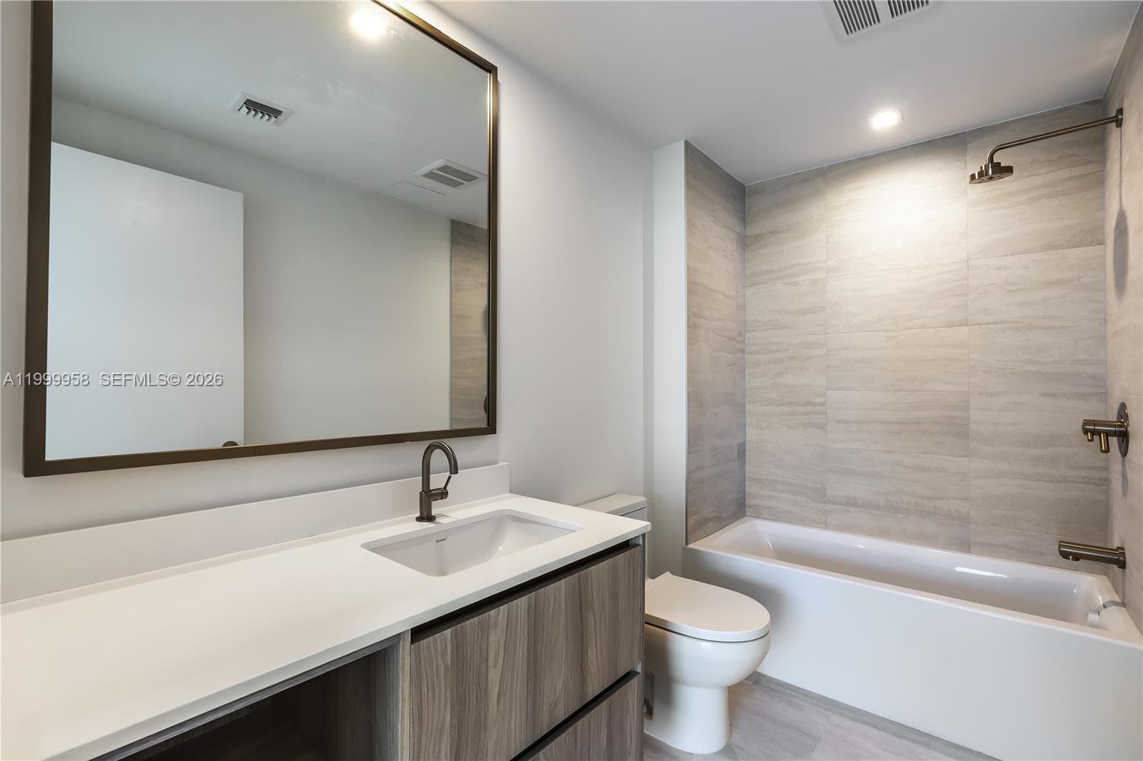 77 SE 5TH STREET # 2905, Miami FL 33131 — 27