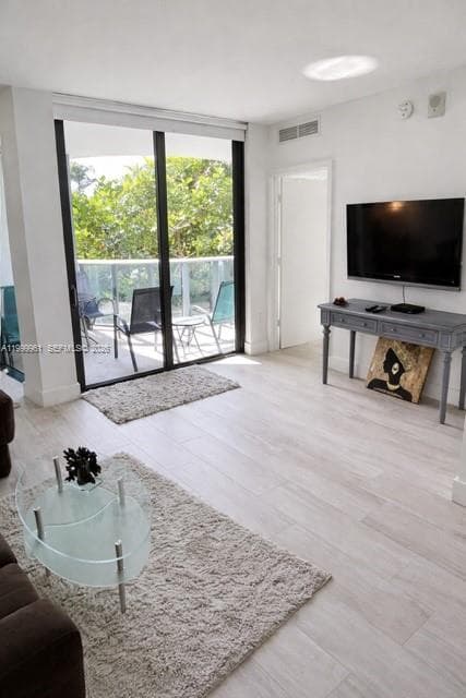 121 NE 34th St # 814, Miami FL 33137 — 5