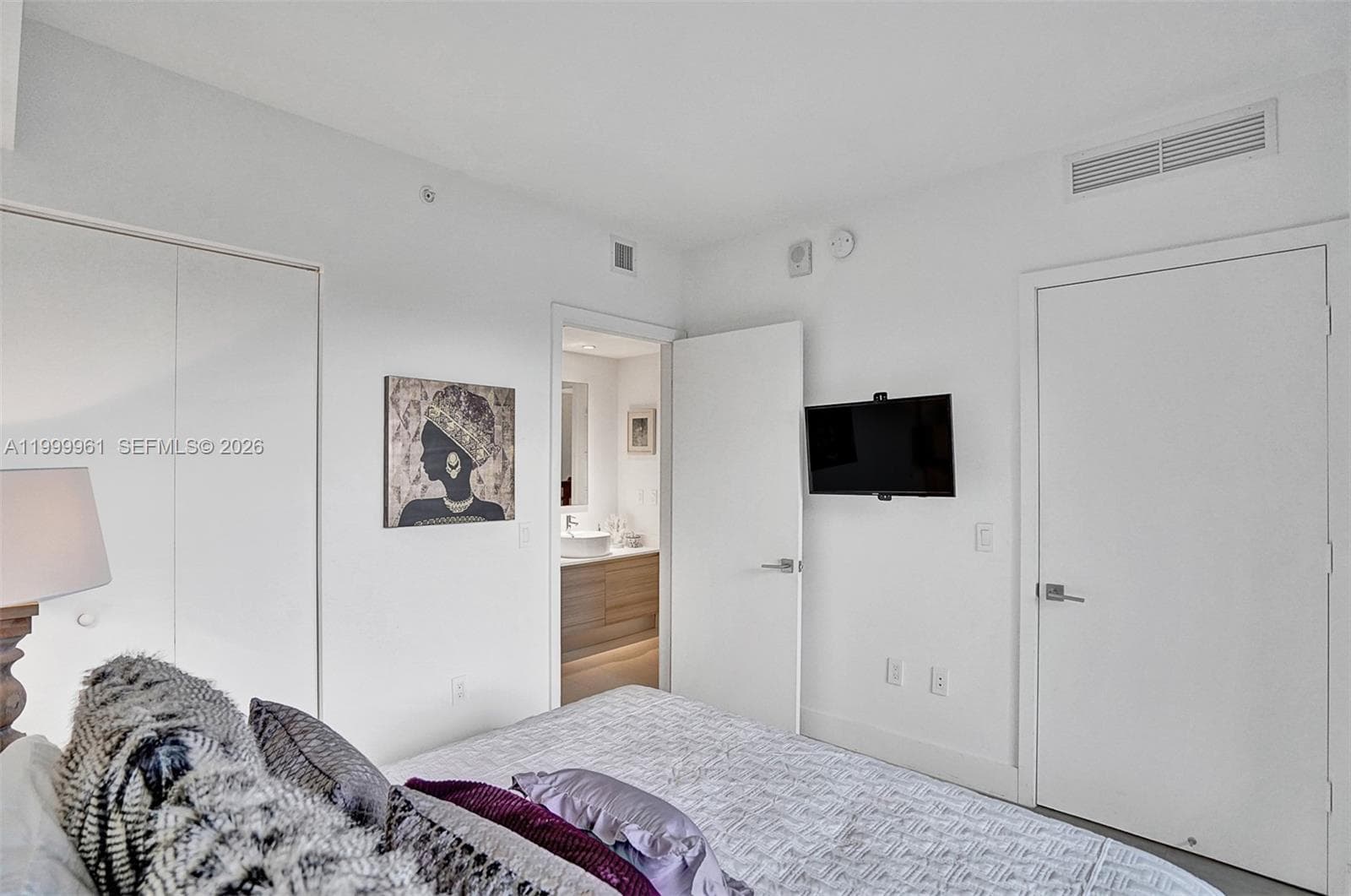 121 NE 34th St # 814, Miami FL 33137 — 10