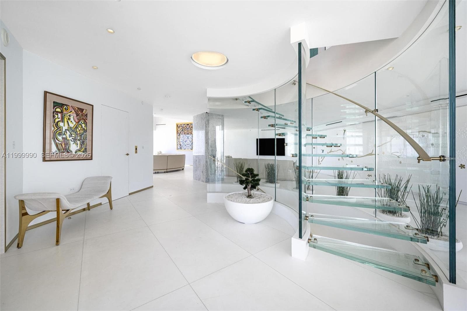 300 S Pointe Dr # 5, Miami Beach FL 33139 — 46