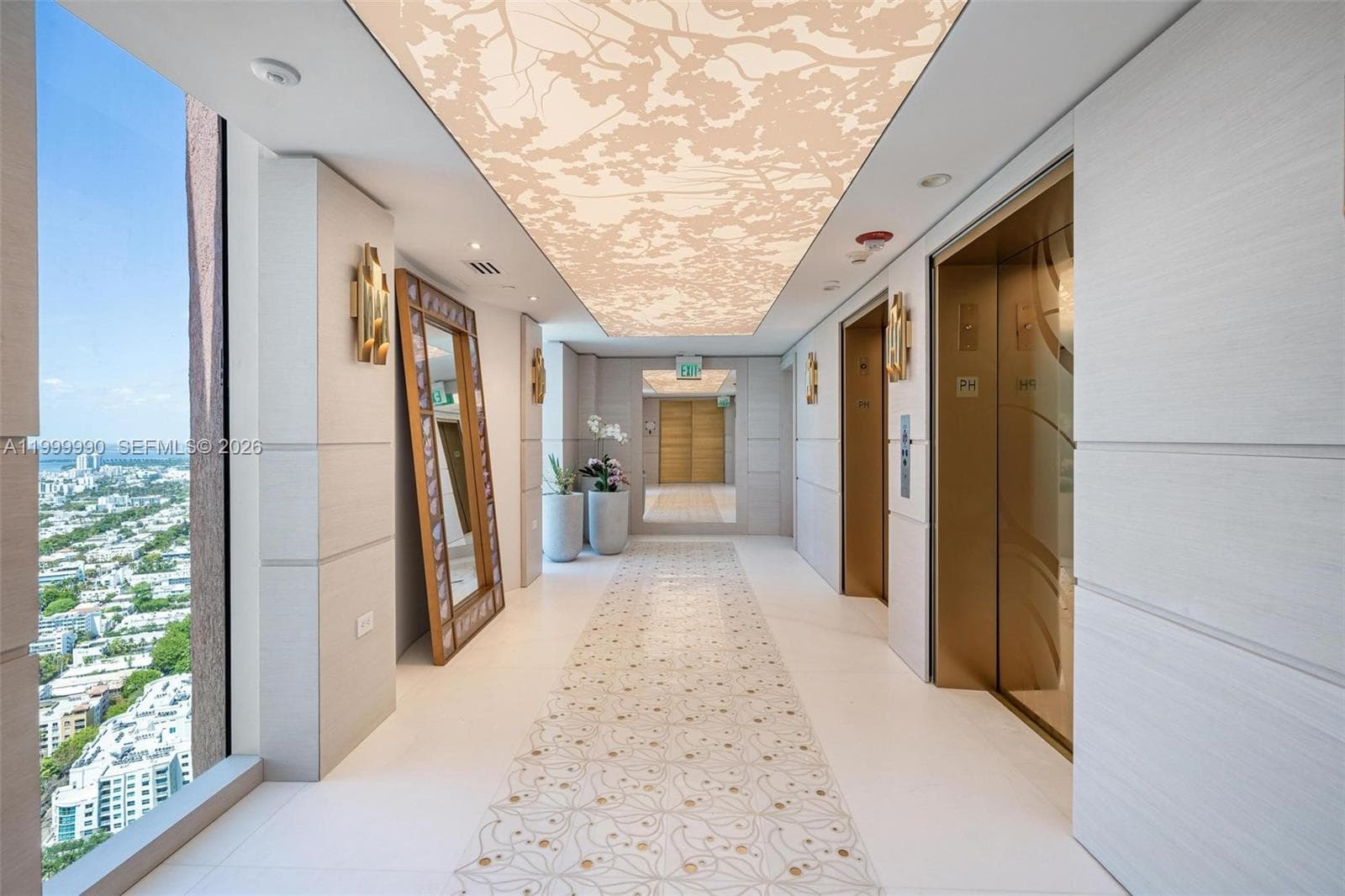 300 S Pointe Dr # 5, Miami Beach FL 33139 — 84
