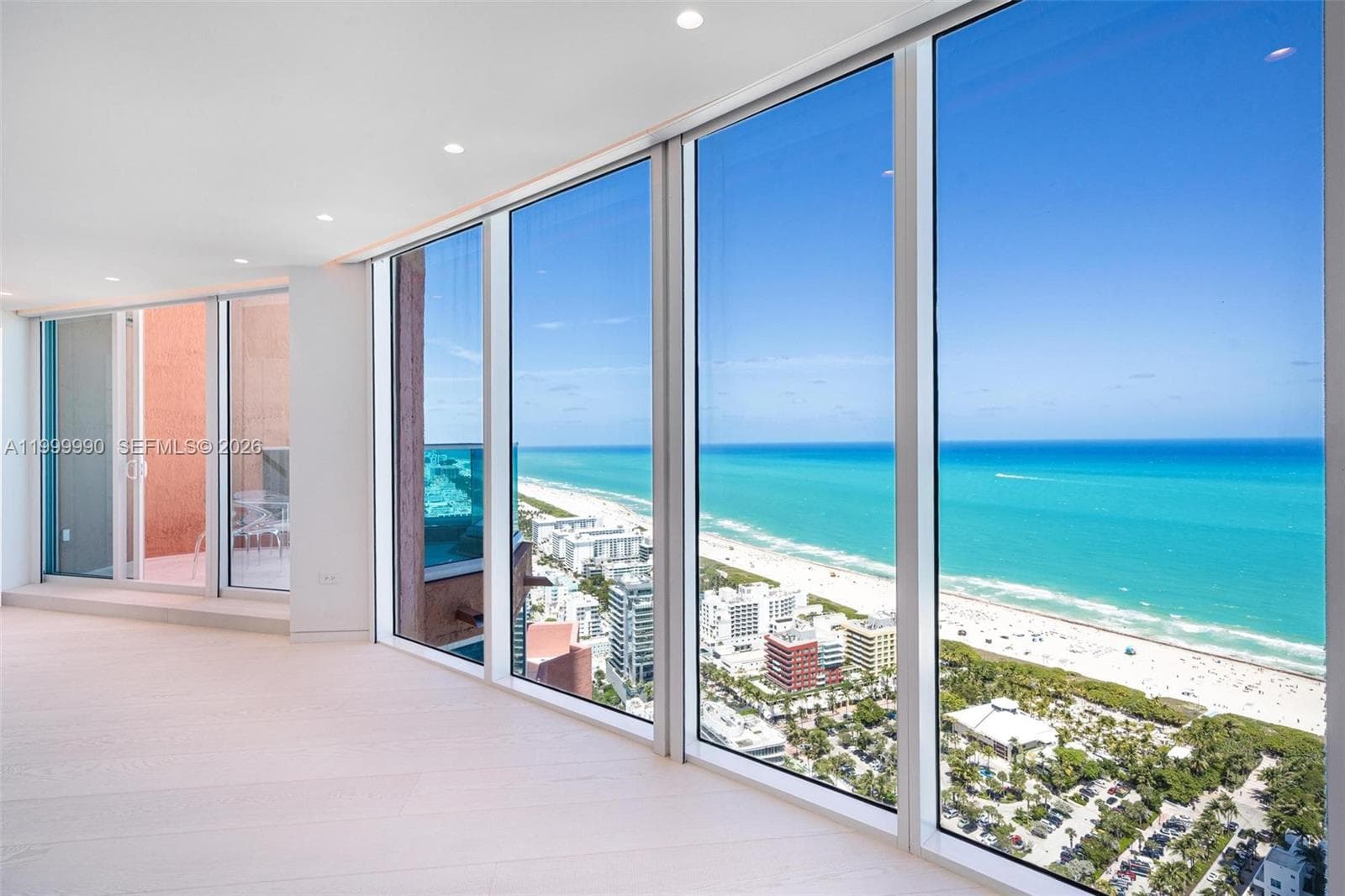 300 S Pointe Dr # 5, Miami Beach FL 33139 — 28