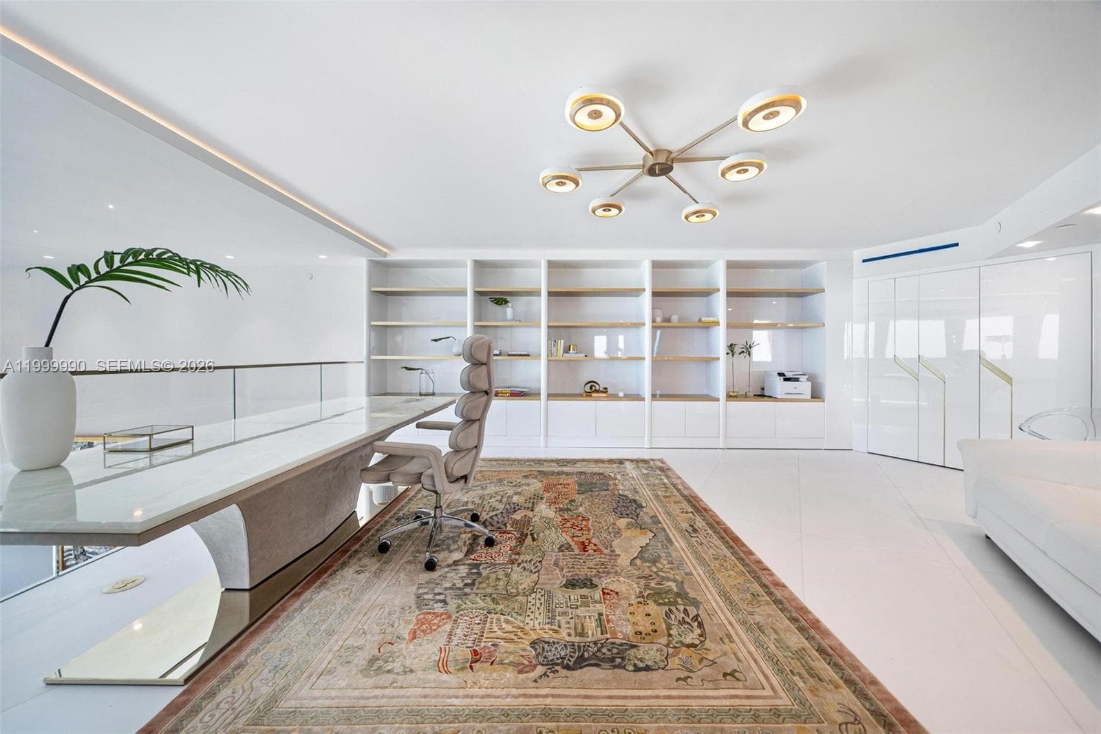 300 S Pointe Dr # 5, Miami Beach FL 33139 — 49