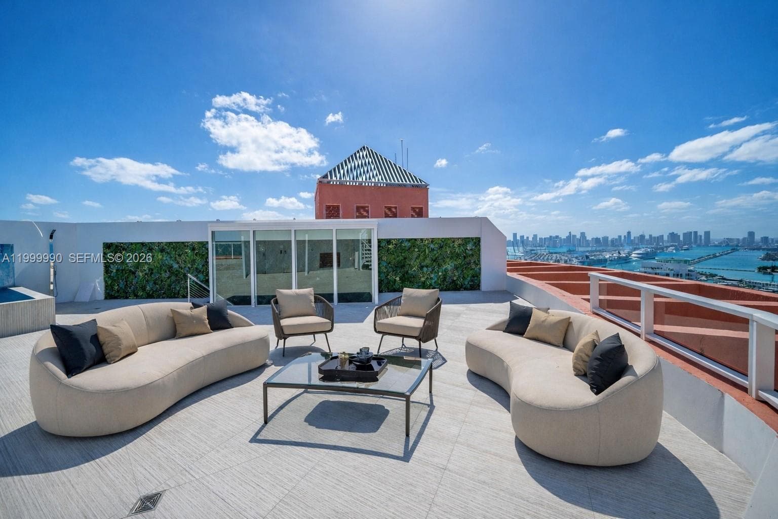 300 S Pointe Dr # 5, Miami Beach FL 33139 — 55