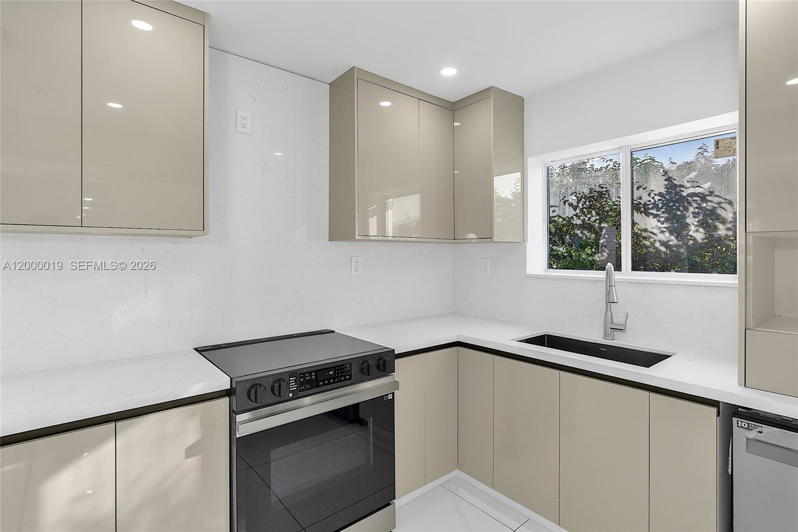 6540 SW 25th St, Miami FL 33155 — 27