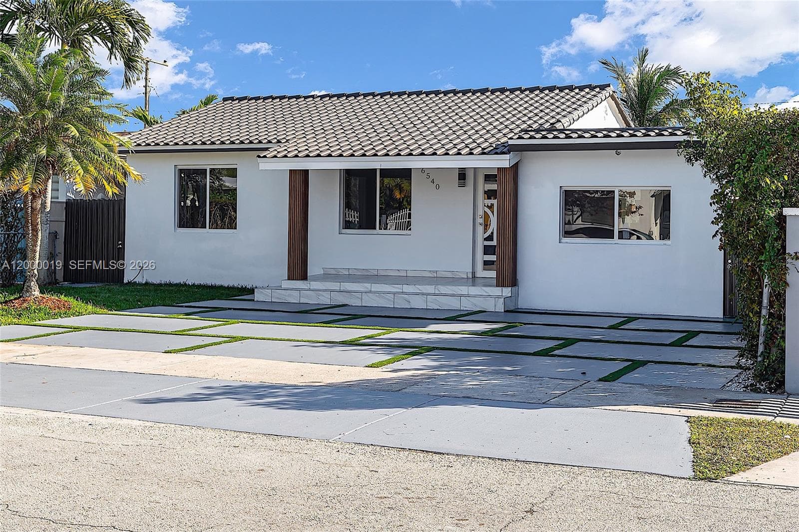6540 SW 25th St, Miami FL 33155 — 8