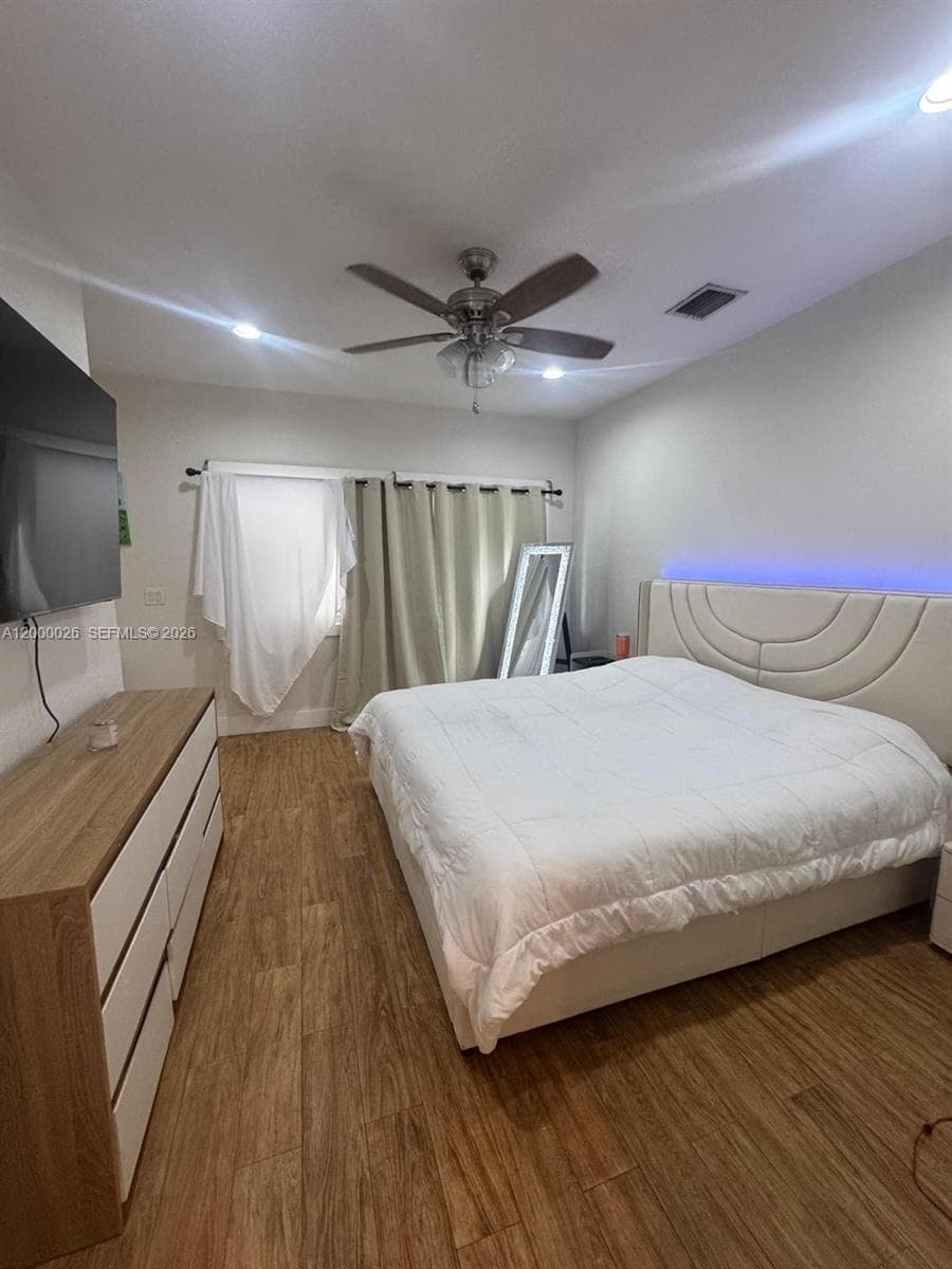 20009 NW 80th Ave, Hialeah FL 33015 — 7