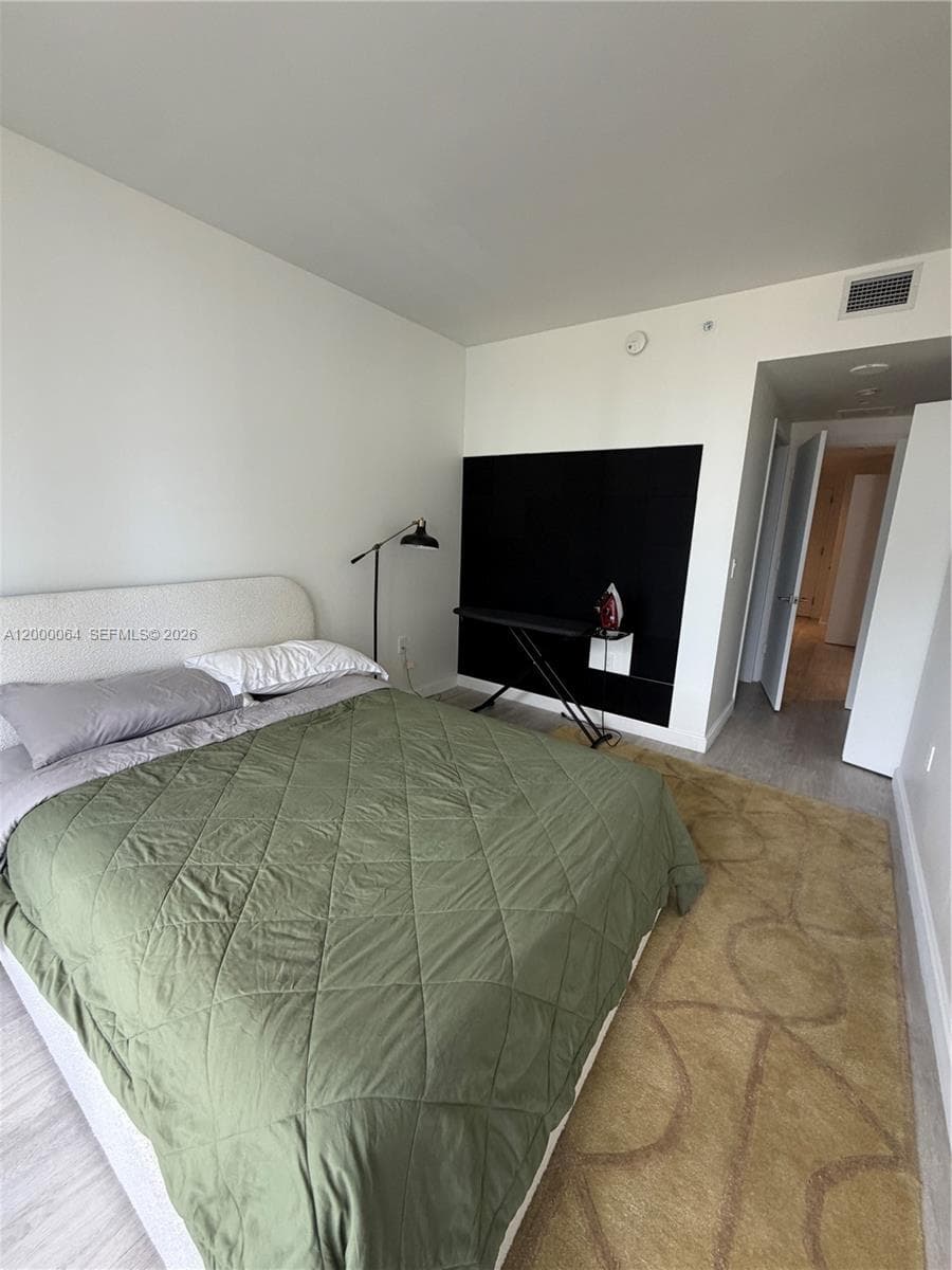 45 SW 9th St # 1803, Miami FL 33130 — 23