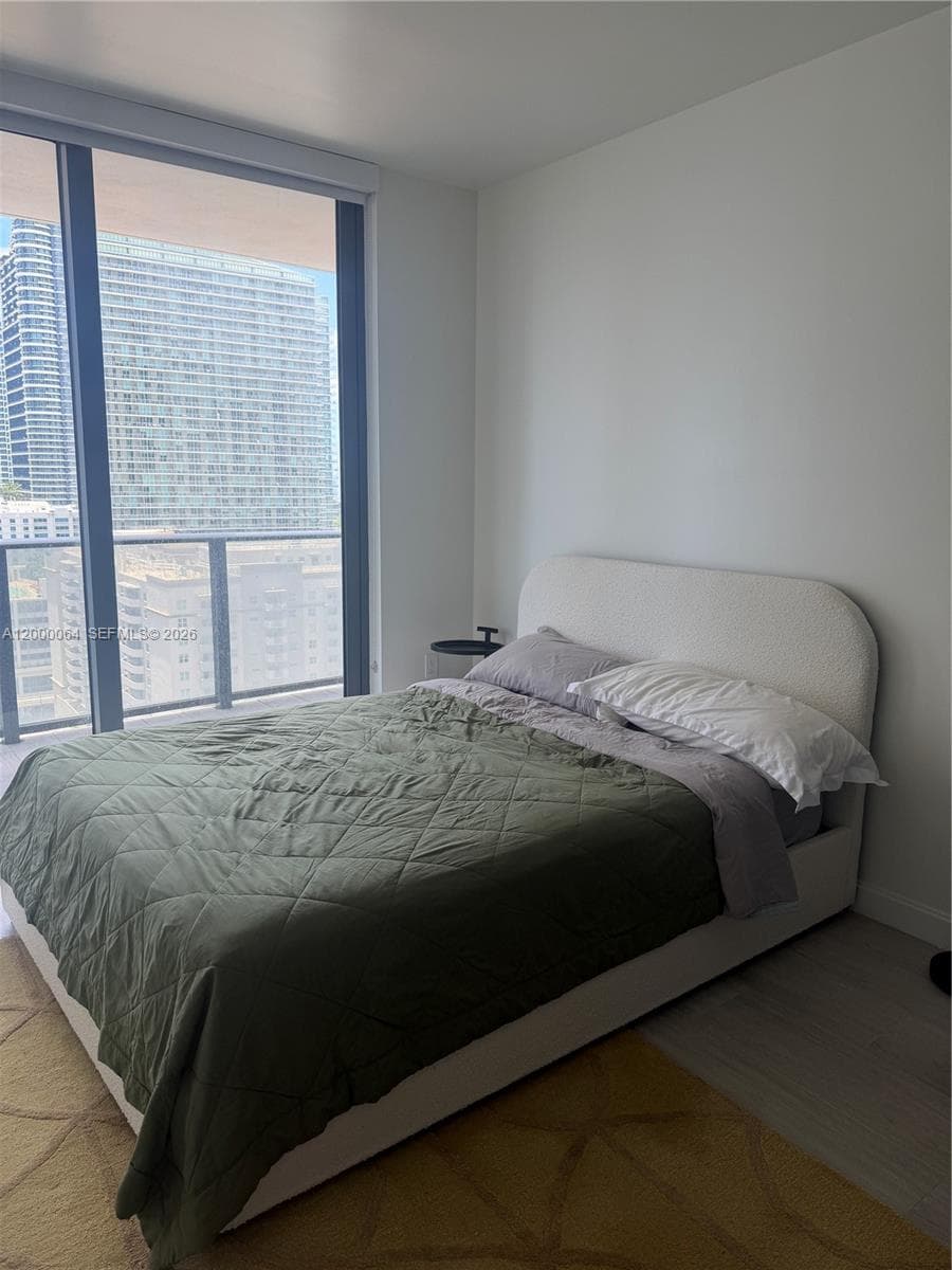 45 SW 9th St # 1803, Miami FL 33130 — 22