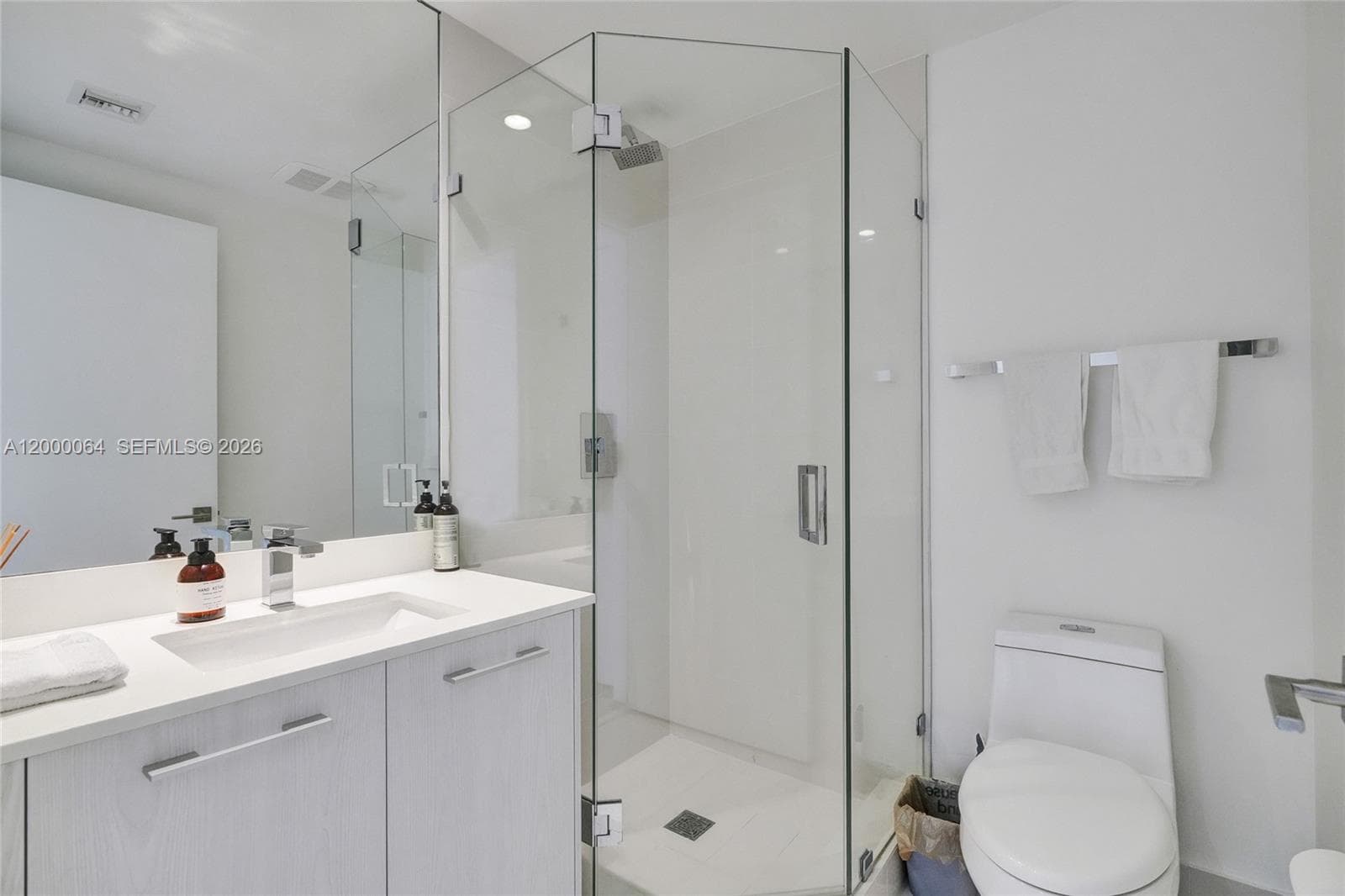 45 SW 9th St # 1803, Miami FL 33130 — 24