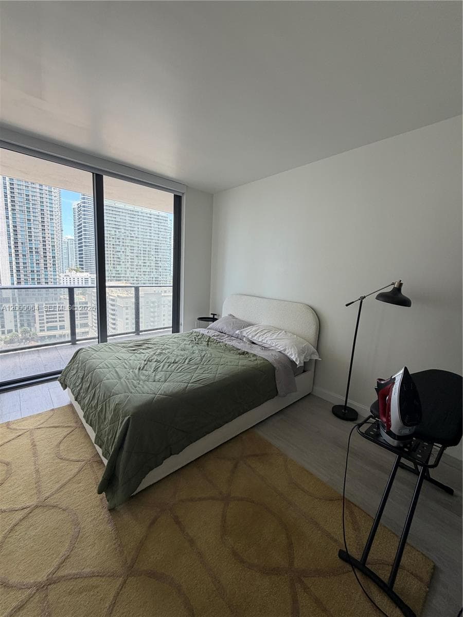 45 SW 9th St # 1803, Miami FL 33130 — 21