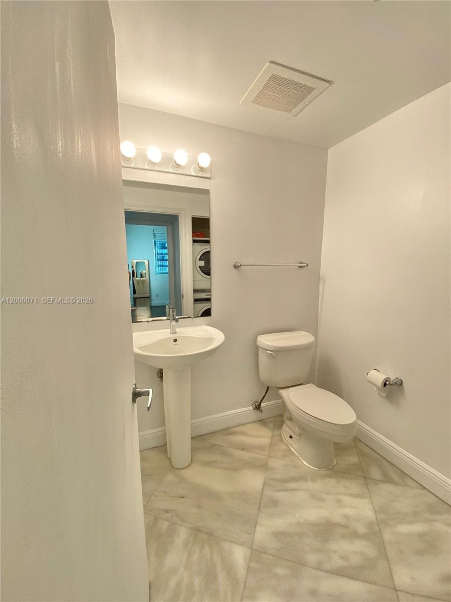 601 NE 36th St # 1103, Miami FL 33137 — 14
