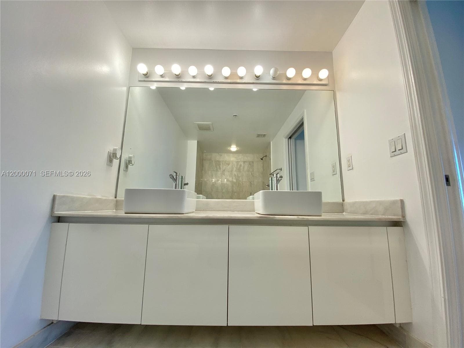 601 NE 36th St # 1103, Miami FL 33137 — 11