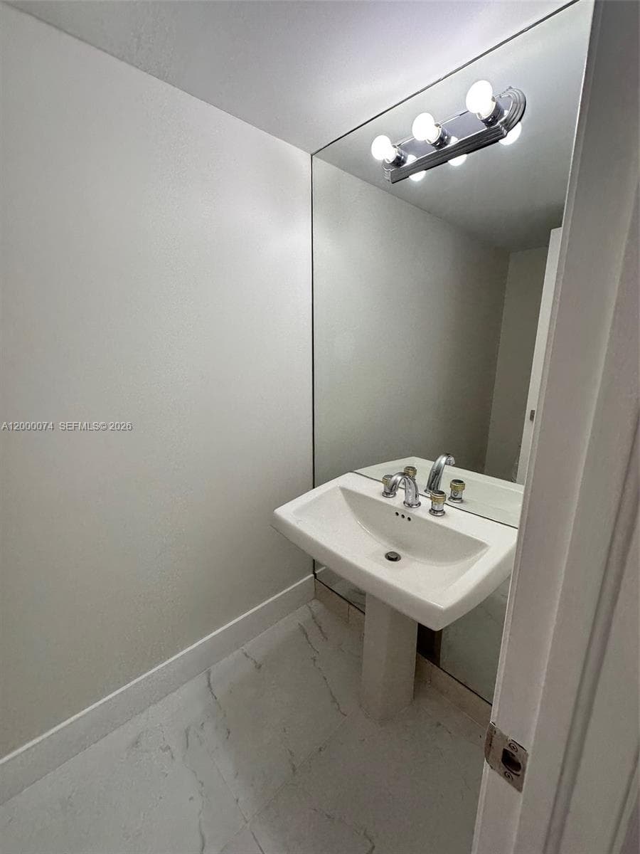 8925 Collins Ave # 2J, Surfside FL 33154 — 9