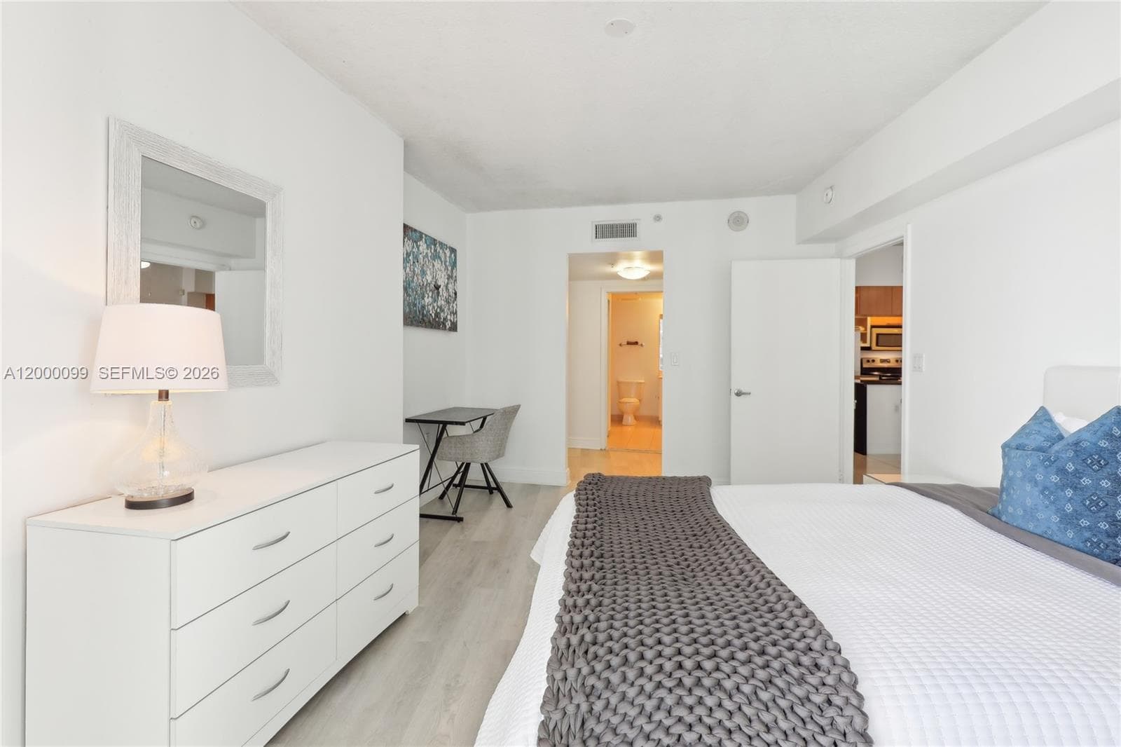 1750 N Bayshore Dr # 2805, Miami FL 33137 — 30