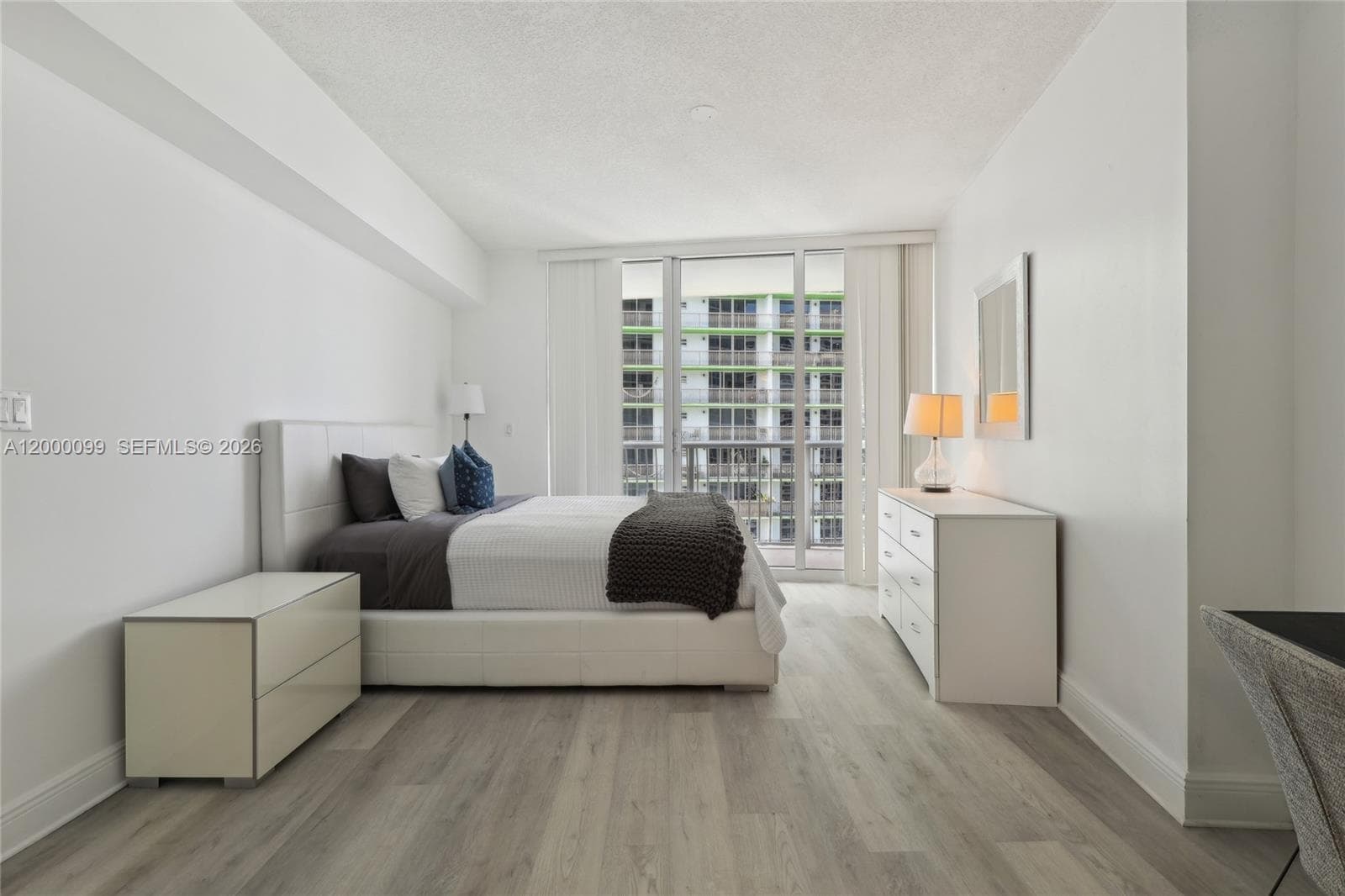 1750 N Bayshore Dr # 2805, Miami FL 33137 — 25