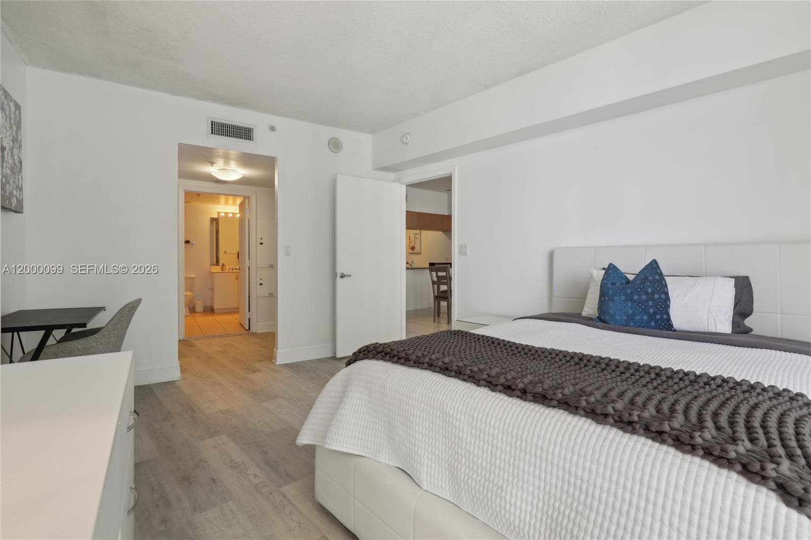 1750 N Bayshore Dr # 2805, Miami FL 33137 — 21