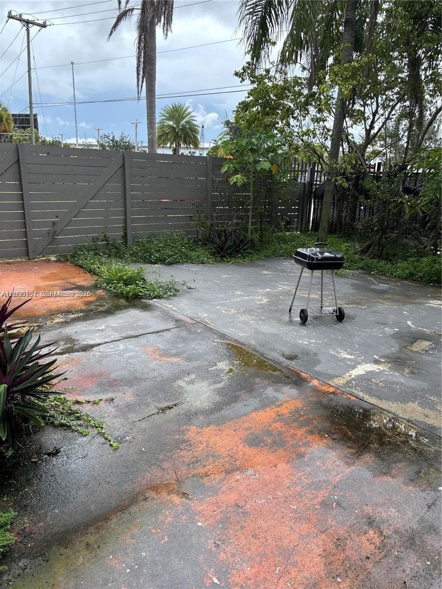 16450 NW 2nd Ave # 109, Miami FL 33169 — 8