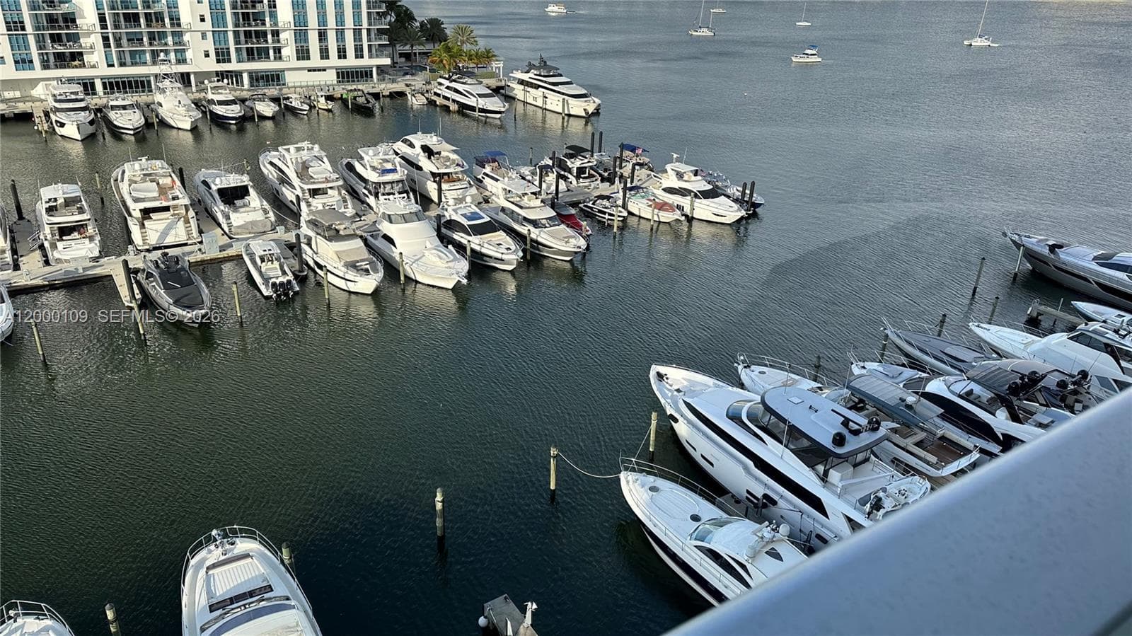 17111 Biscayne Blvd # 903, North Miami Beach FL 33160 — 34