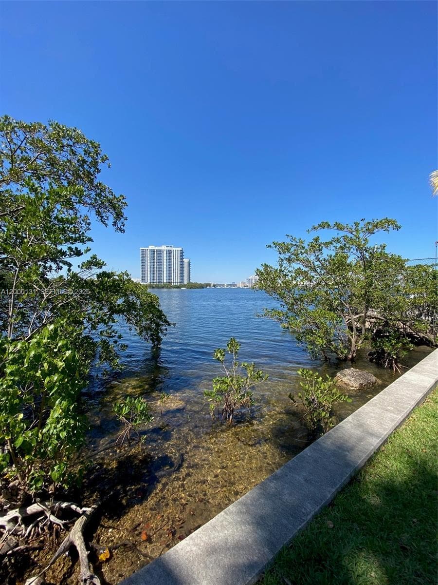 16590 NE 26th Ave # 202, North Miami Beach FL 33160 — 27
