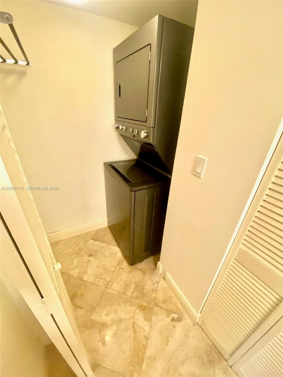 16590 NE 26th Ave # 202, North Miami Beach FL 33160 — 17
