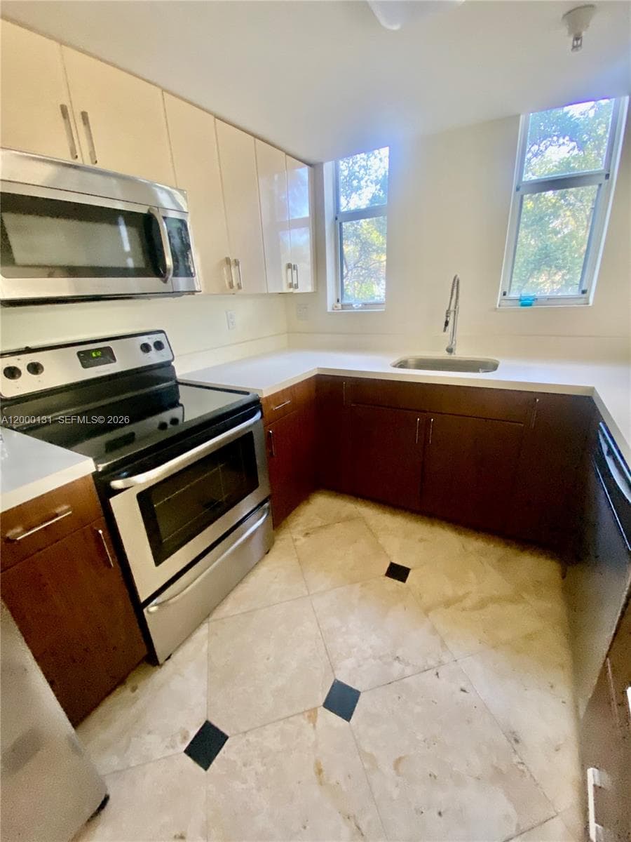 16590 NE 26th Ave # 202, North Miami Beach FL 33160 — 7